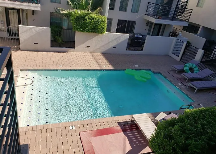 Spectacular Old Town 2bd 2ba Pool Rooftop Pingpong Scottsdale