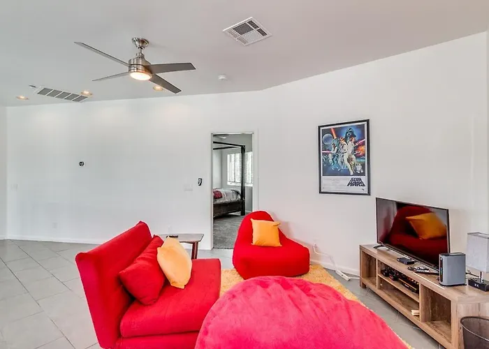 Spectacular Old Town 2bd 2ba Pool Rooftop Pingpong Scottsdale