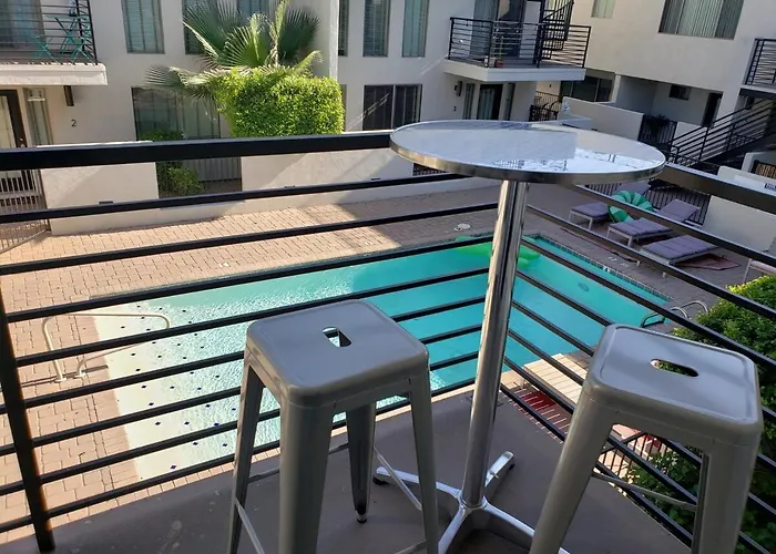 Spectacular Old Town 2bd 2ba Pool Rooftop Pingpong Apartment Scottsdale