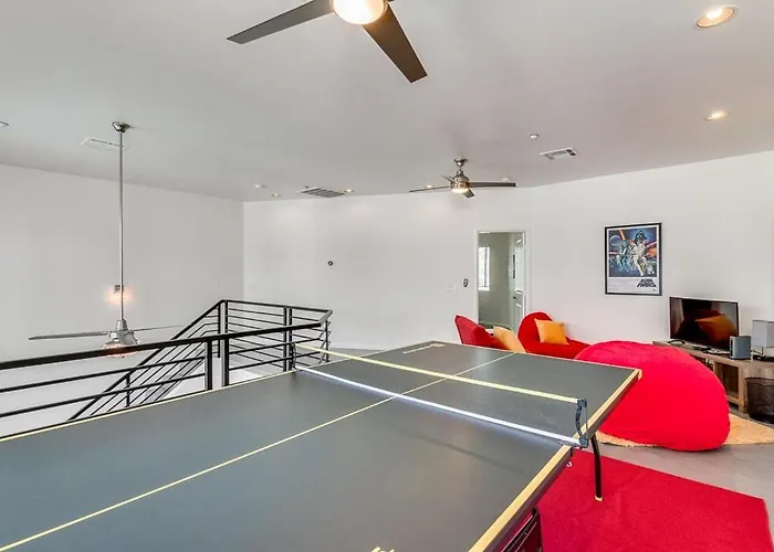 Spectacular Old Town 2bd 2ba Pool Rooftop Pingpong Scottsdale