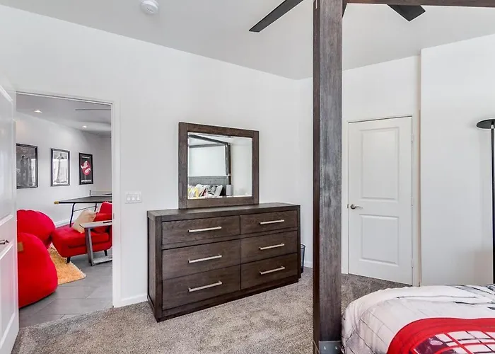 Spectacular Old Town 2bd 2ba Pool Rooftop Pingpong * Scottsdale